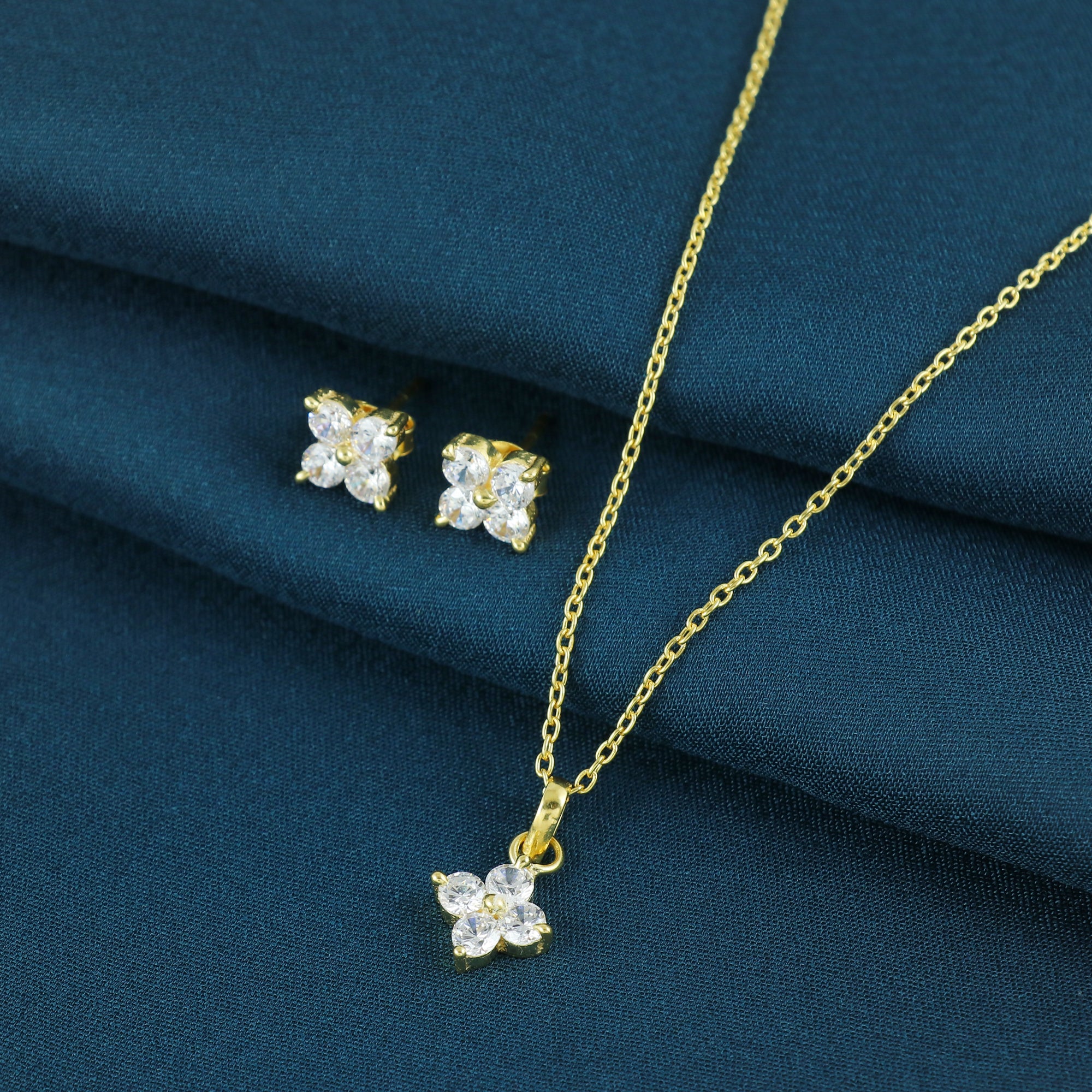 Azure Bloom Set
(Without Chain)